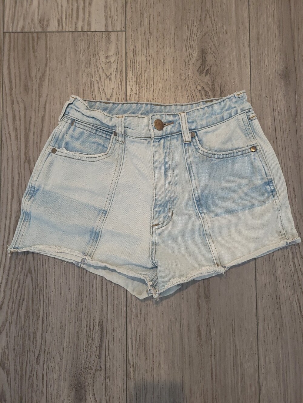 Billabong Wrangler Women's Pale Blue High-Rise Denim Jean Shorts Size 27